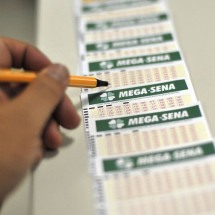Mega-Sena 2858 acumula e vai a R$ 20 milhões; 4 mineiros acertam a quina - Marcello Casal Jr/Ag. Brasil