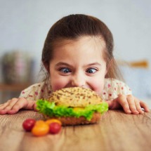 Por que dizer que alguém tem 'paladar infantil' soa quase como uma ofensa? - gpointstudio no Freepik